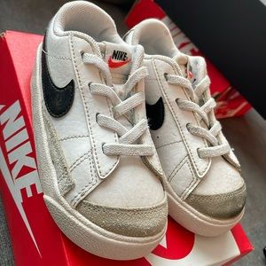 Nike blazer low ‘77 size 8c